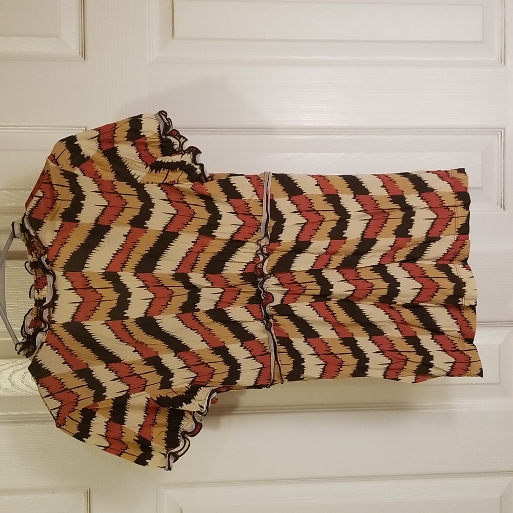 BCBGMaxAzria Ruffle Neck V-Neck Top - S - Picture 4 of 4